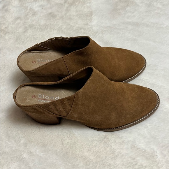 Blondo Slip On Brown Suede Mules Waterproof Block Heel Size 9.5 Classic Boho - Picture 13 of 13